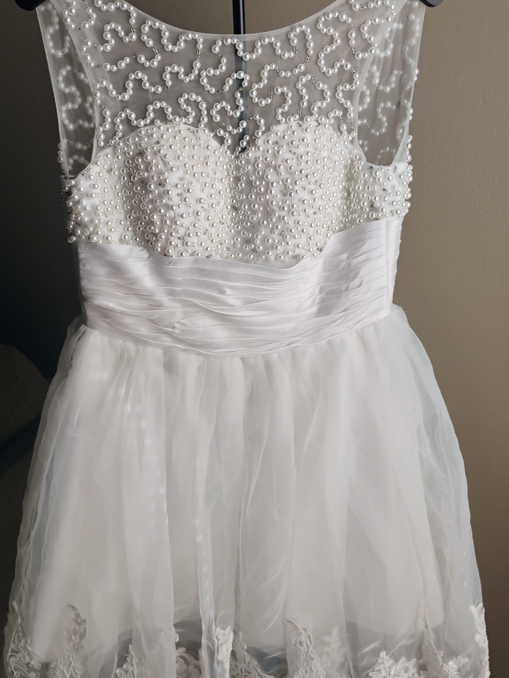 White Pearl-Embellished Cocktail Length Wedding Dress With Tulle & Satin Size 4